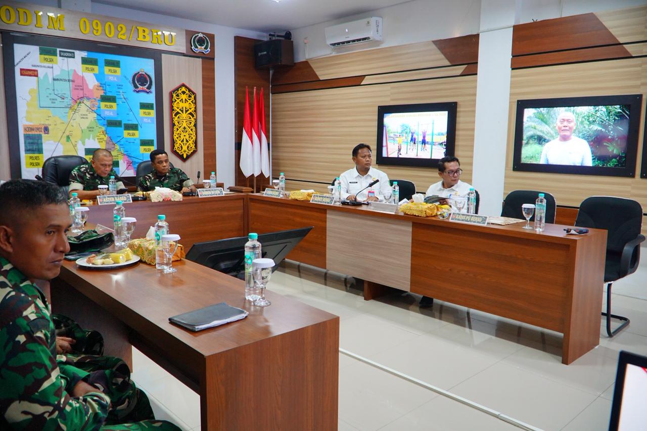 Sekretaris Kabupaten Berau, Muhammad Said, saat pemaparan pelaksanaan TMMD ke-126 di Markas Kodim 0902/Berau, Rabu (22/10/2025).