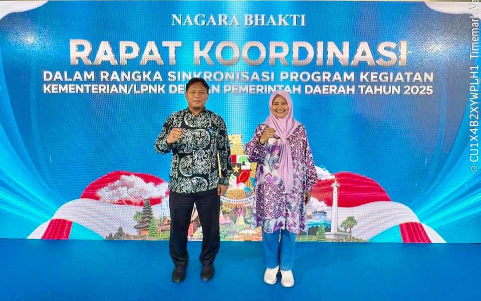 Sekretaris Kabupaten Berau, Muhammad Said, didampingi Kepala Bapelitbang, Renny Triariani, mengikuti Retret Sekda se-Indonesia di Kampus IPDN Jatinangor, 26-29 Oktober 2025.