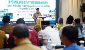 Wakil Bupati Berau, Gamalis, saat kegiatan Laporan Pelaksanaan Penanggulangan Kemiskinan Daerah (LP2KD) 2024 di Hotel Palmy Exclusive, Selasa (18/11/2025).
