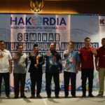 Sekretaris Kabupaten Berau, Muhammad Said, bersama para peserta Seminar Antikorupsi yang digelar Pemkab Berau di ruang pertemuan Hotel Mercure, Kamis (4/11/2025).