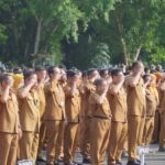 ASN Pemkab Berau saat mengikuti apel perdana pasca libur Lebaran, Senin (30/3/2026).